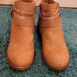 Girls ankle boots